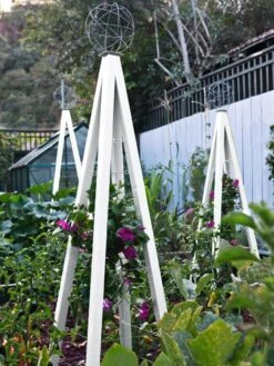 Akoris Garden Tuteur Sr. -Gardeners Sales Store 8600517 03V tif